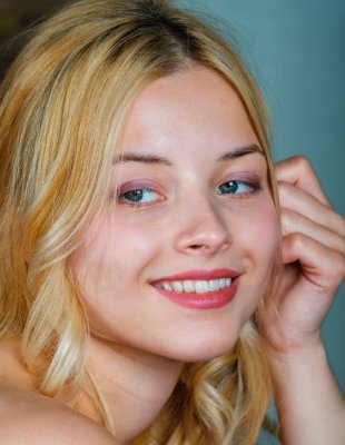  Bianca Bell       